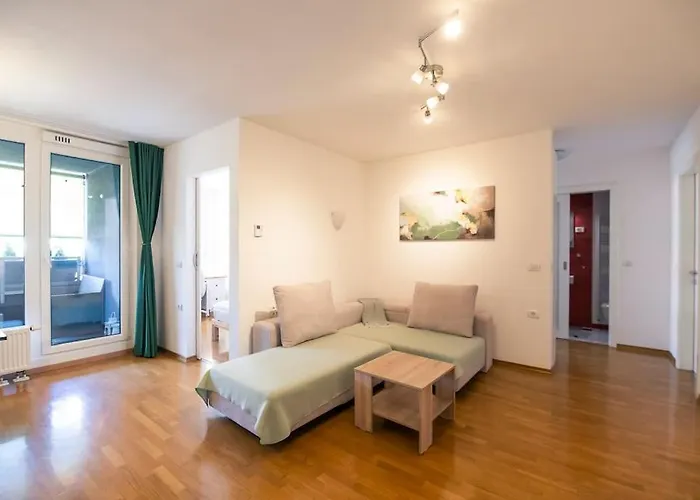 Апартаменты The Elegant Retreat *